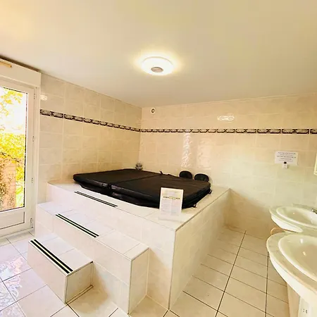 Beausoleil Xl-geneva, Lake, Mountains-full Stay-spa Optional Extra Fee