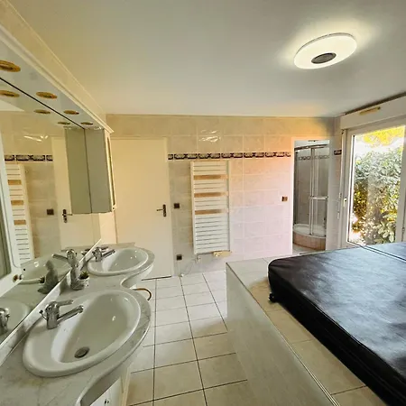 Beausoleil Xl-geneva, Lake, Mountains-full Stay-spa Optional Extra Fee *